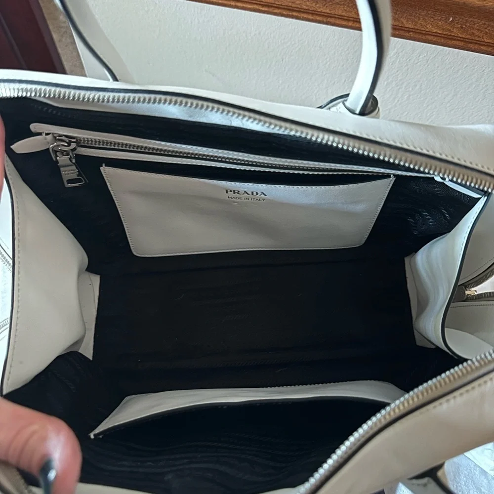 PRADA Mirage - Picture 5 of 8